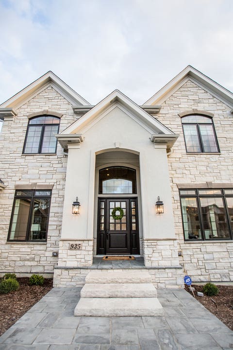 Photo of 842 W Dorchester Street, Palatine, IL 60067 (MLS # 12667587)