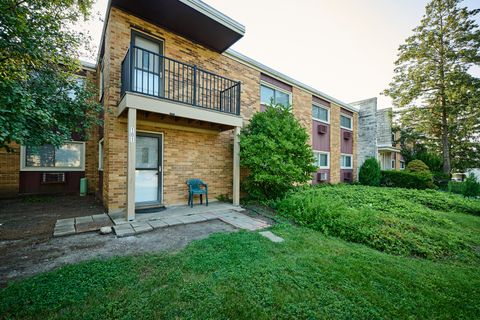 Tiny photo for 1320 Lore Lane #101A, Lombard, IL 60148 (MLS # 12503289)