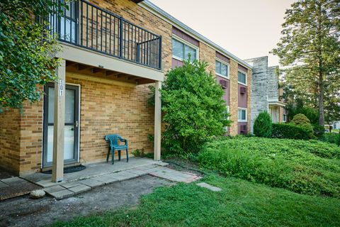 Tiny photo for 1320 Lore Lane #101A, Lombard, IL 60148 (MLS # 12503289)