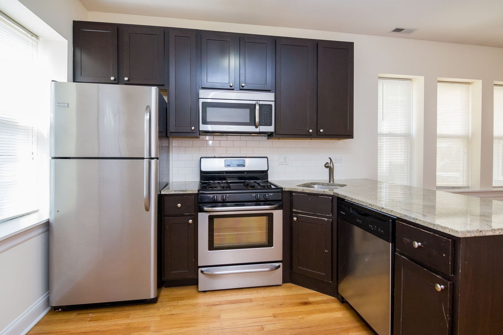 2035 W Arthur Avenue 3E