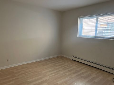 Tiny photo for 4602 RIVER Road #B3, Schiller Park, IL 60176 (MLS # 12576547)