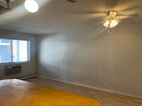 Tiny photo for 4602 RIVER Road #B3, Schiller Park, IL 60176 (MLS # 12576547)