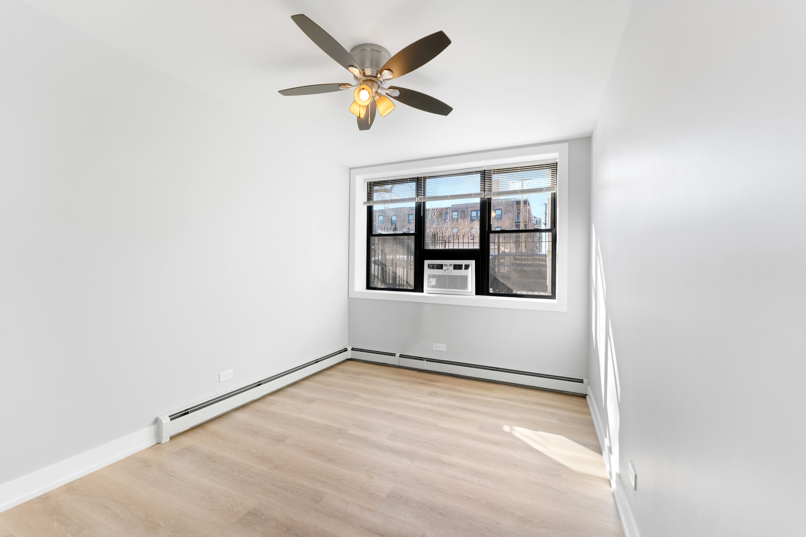 1546 W JONQUIL Terrace 005