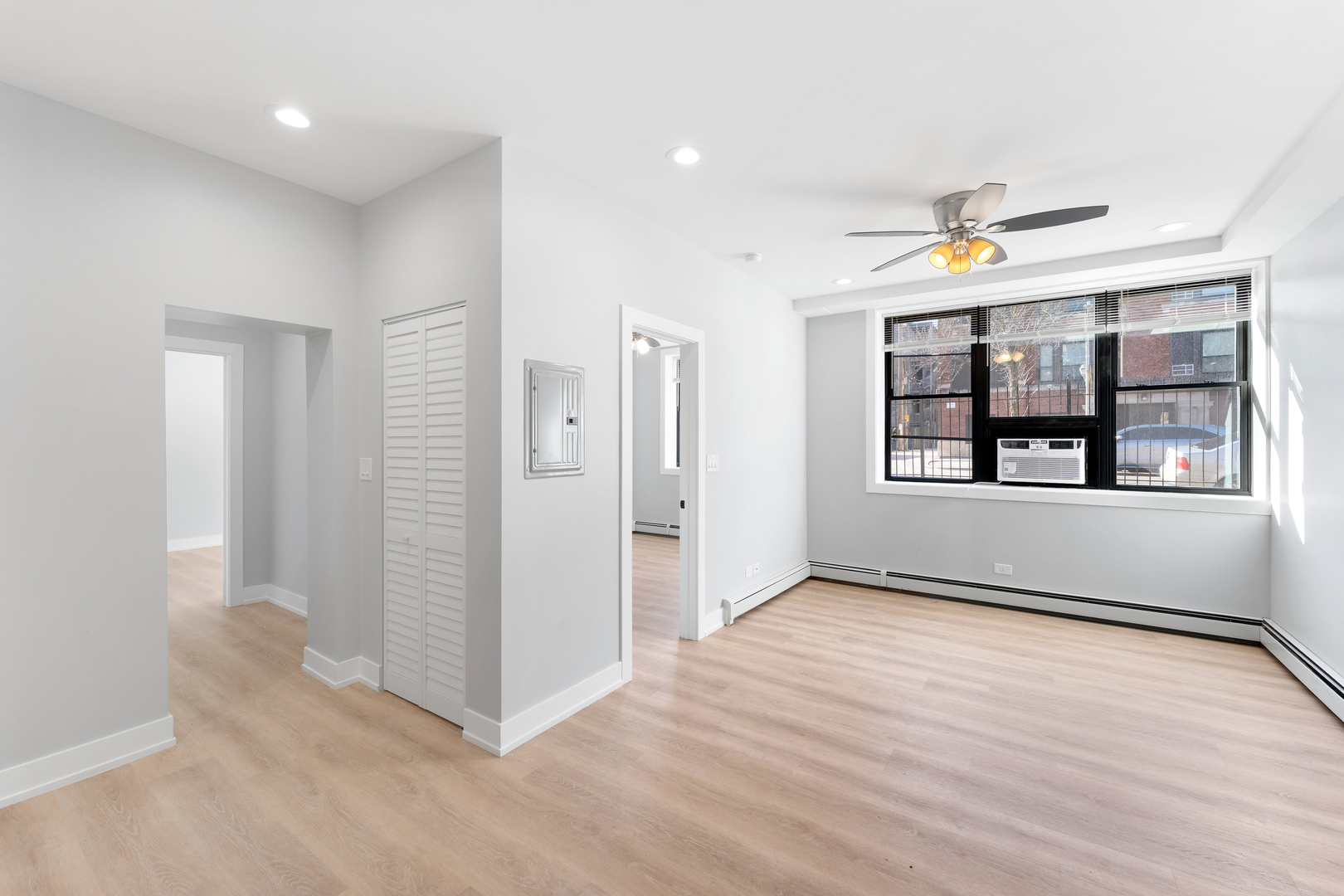 1546 W JONQUIL Terrace 005