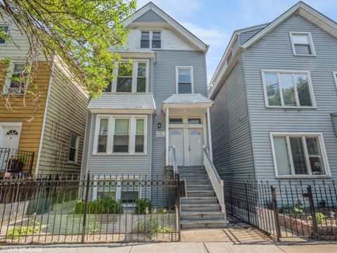 1305 W Barry Avenue 1R Chicago IL 60657