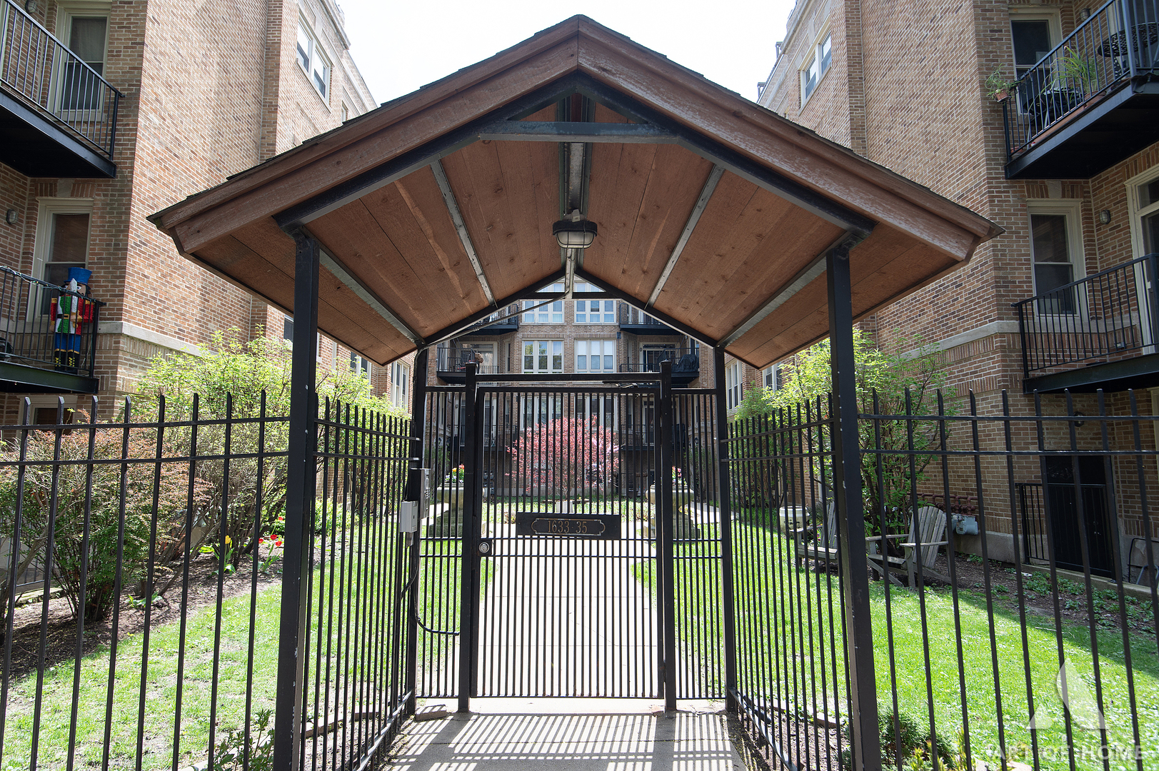 1633 W Pratt Boulevard 2S