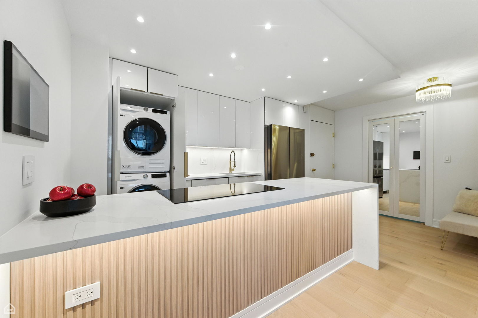 88 W Schiller Street 2301