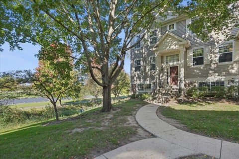 Photo of 1107 Manchester Circle, Grayslake, IL 60030 (MLS # 12781876)