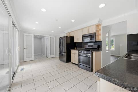 Tiny photo for 817 Stamford Court, Schaumburg, IL 60193 (MLS # 12715491)