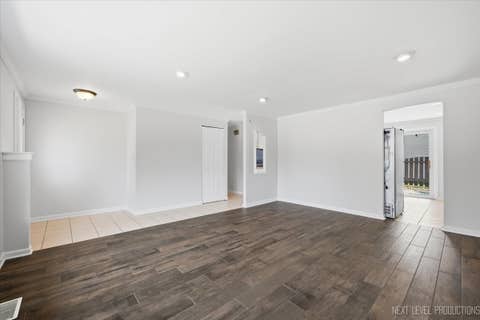 Tiny photo for 817 Stamford Court, Schaumburg, IL 60193 (MLS # 12715491)