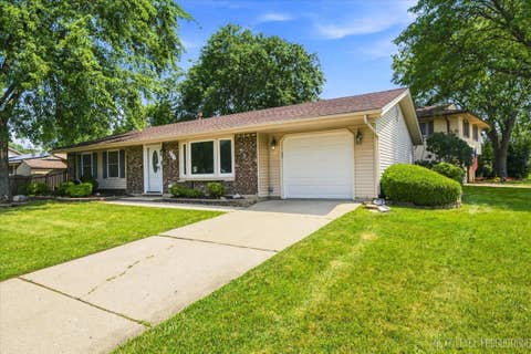 Tiny photo for 817 Stamford Court, Schaumburg, IL 60193 (MLS # 12715491)