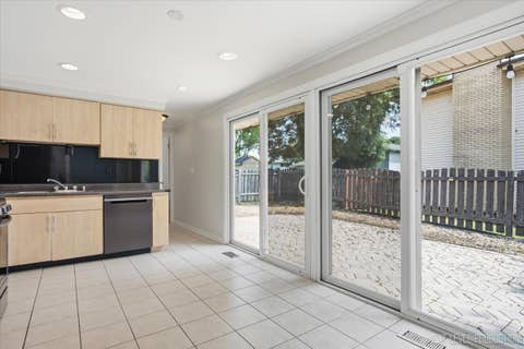 Tiny photo for 817 Stamford Court, Schaumburg, IL 60193 (MLS # 12715491)