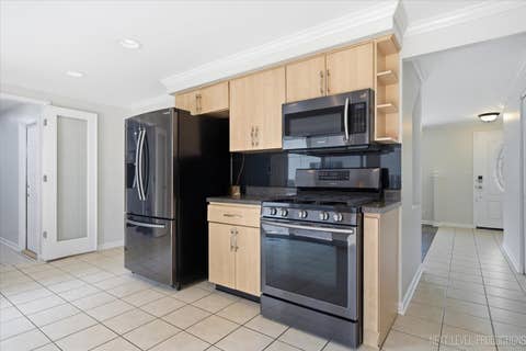 Tiny photo for 817 Stamford Court, Schaumburg, IL 60193 (MLS # 12715491)