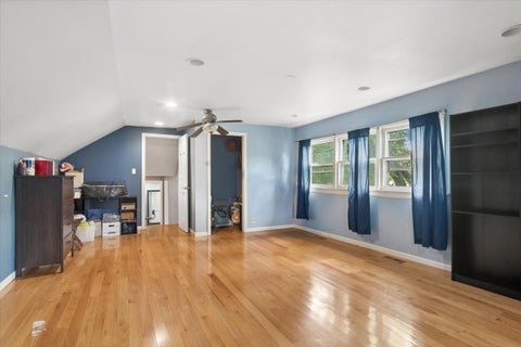 Tiny photo for 211 W Pickwick Road, Arlington Heights, IL 60005 (MLS # 12765825)