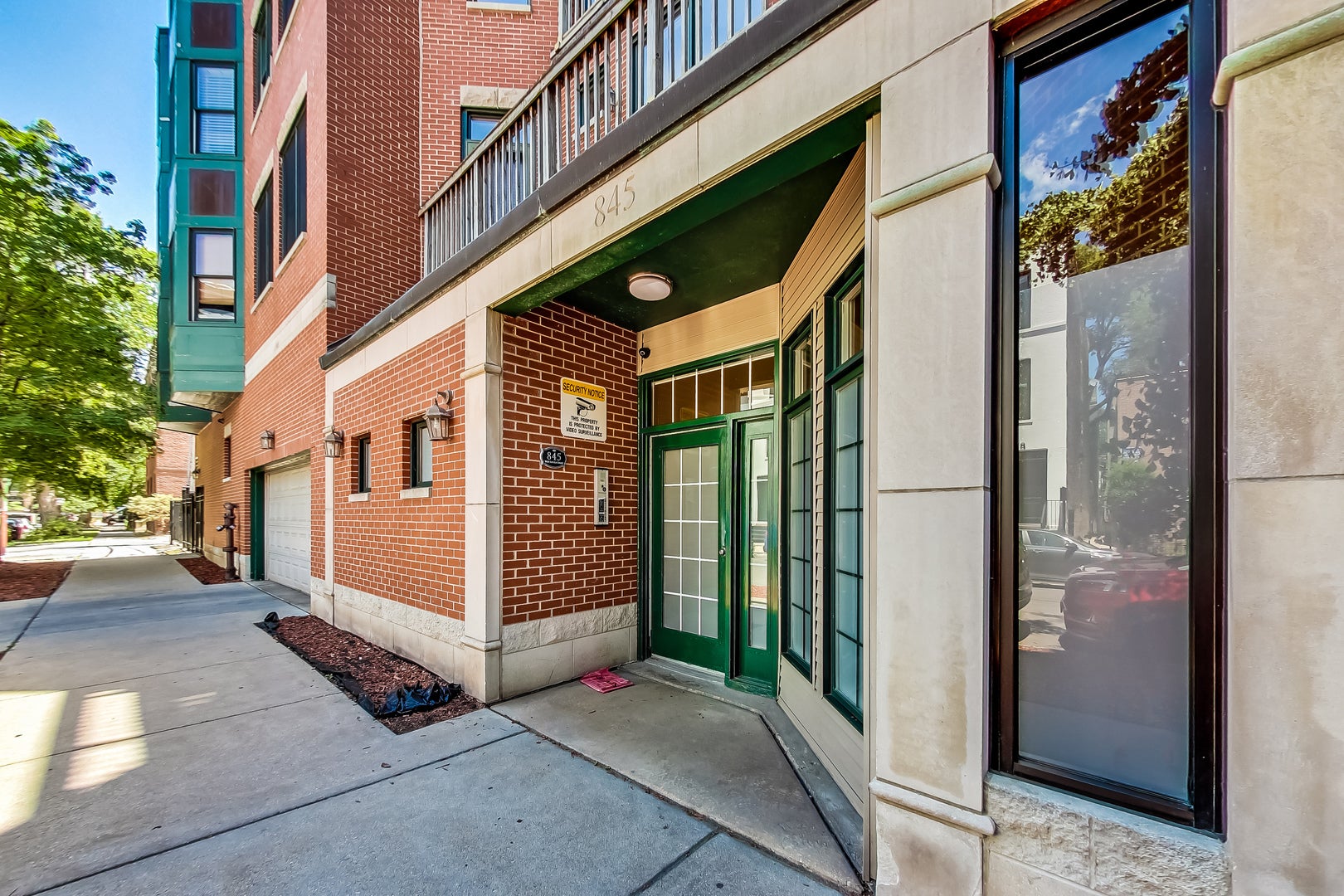 845 W ALTGELD Street 4D
