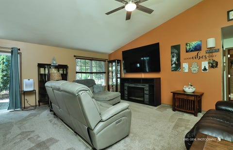 Tiny photo for 1525 Southport Court, Zion, IL 60099 (MLS # 12723647)