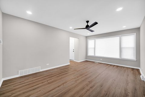 Tiny photo for 2250 E 92nd Place, Chicago, IL 60617 (MLS # 12564789)