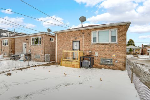 Tiny photo for 2250 E 92nd Place, Chicago, IL 60617 (MLS # 12564789)