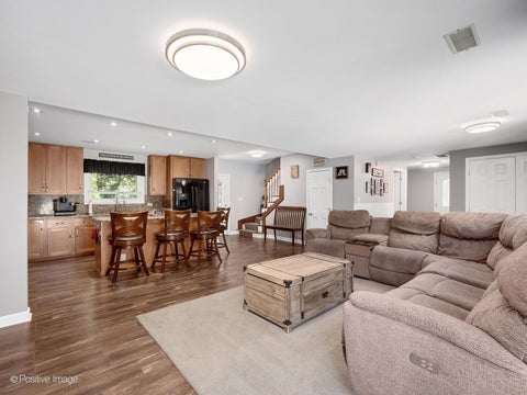 Tiny photo for 166 Forest View Avenue, Wood Dale, IL 60191 (MLS # 12714359)