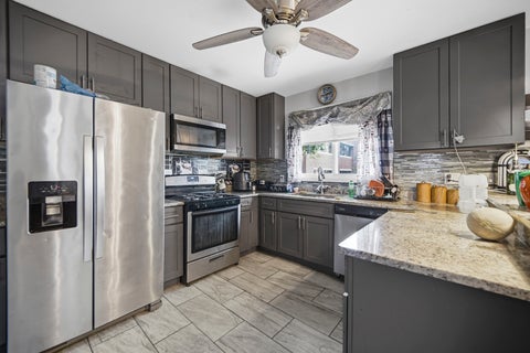 Tiny photo for 16230 Lowell Avenue, South Holland, IL 60473 (MLS # 12727382)