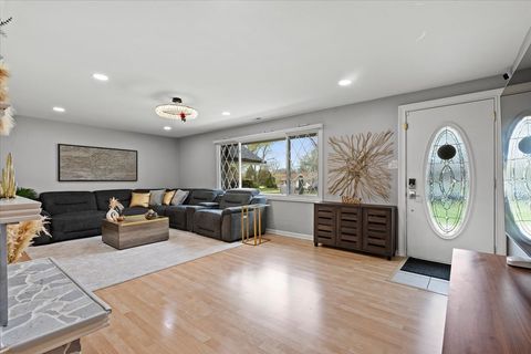Tiny photo for Schaumburg, IL 60193 (MLS # 12656752)