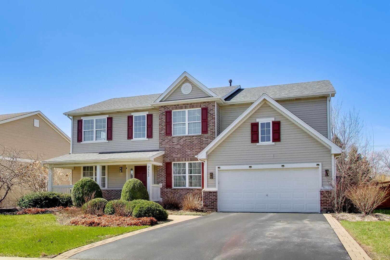 2553 LYMAN Loop