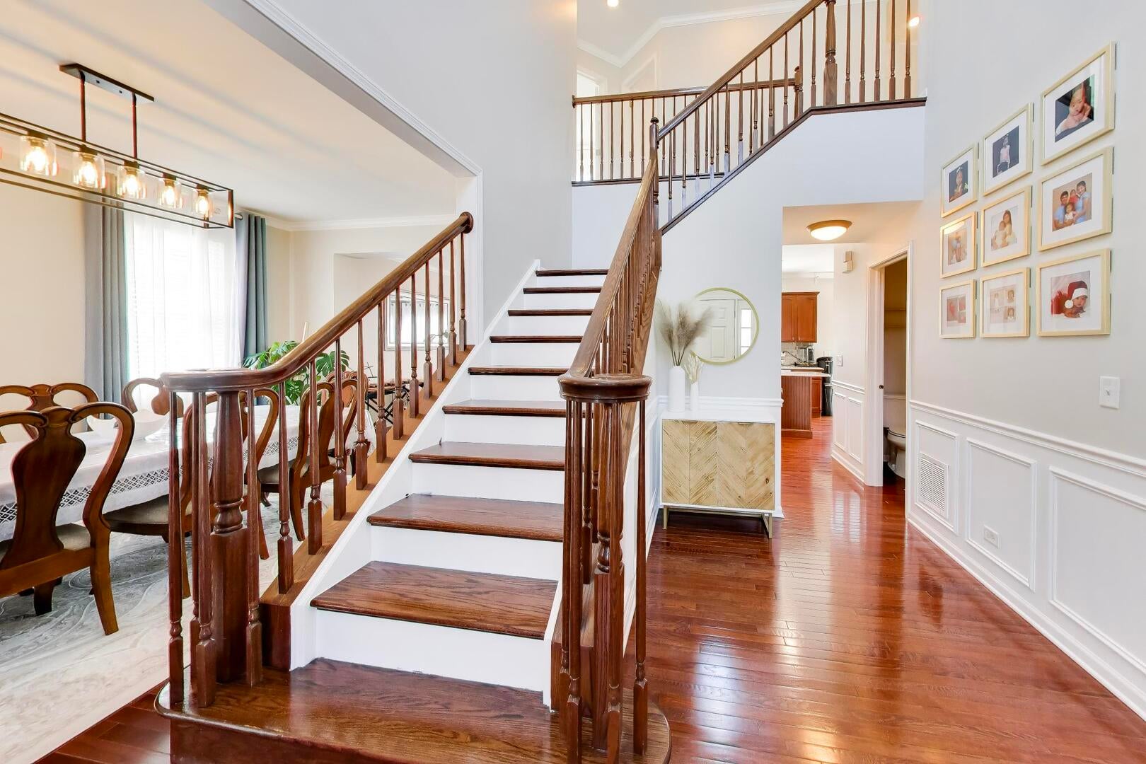 2553 LYMAN Loop