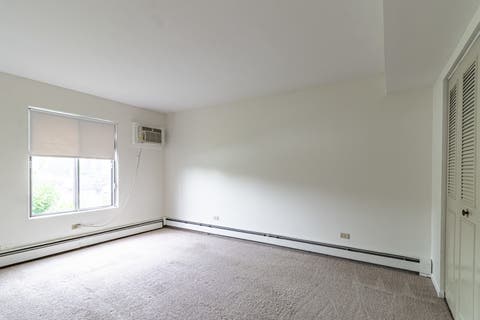 Tiny photo for 1004 Centurion Lane #4, Vernon Hills, IL 60061 (MLS # 12688065)