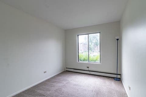 Tiny photo for 1004 Centurion Lane #4, Vernon Hills, IL 60061 (MLS # 12688065)
