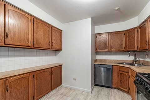 Tiny photo for 1004 Centurion Lane #4, Vernon Hills, IL 60061 (MLS # 12688065)