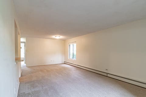Tiny photo for 1004 Centurion Lane #4, Vernon Hills, IL 60061 (MLS # 12688065)
