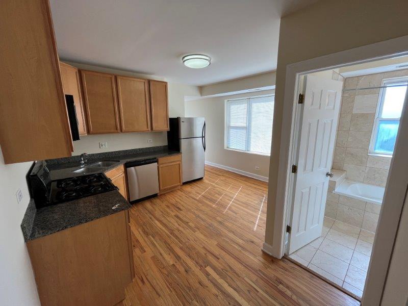 4606 N MONTICELLO Avenue 3S