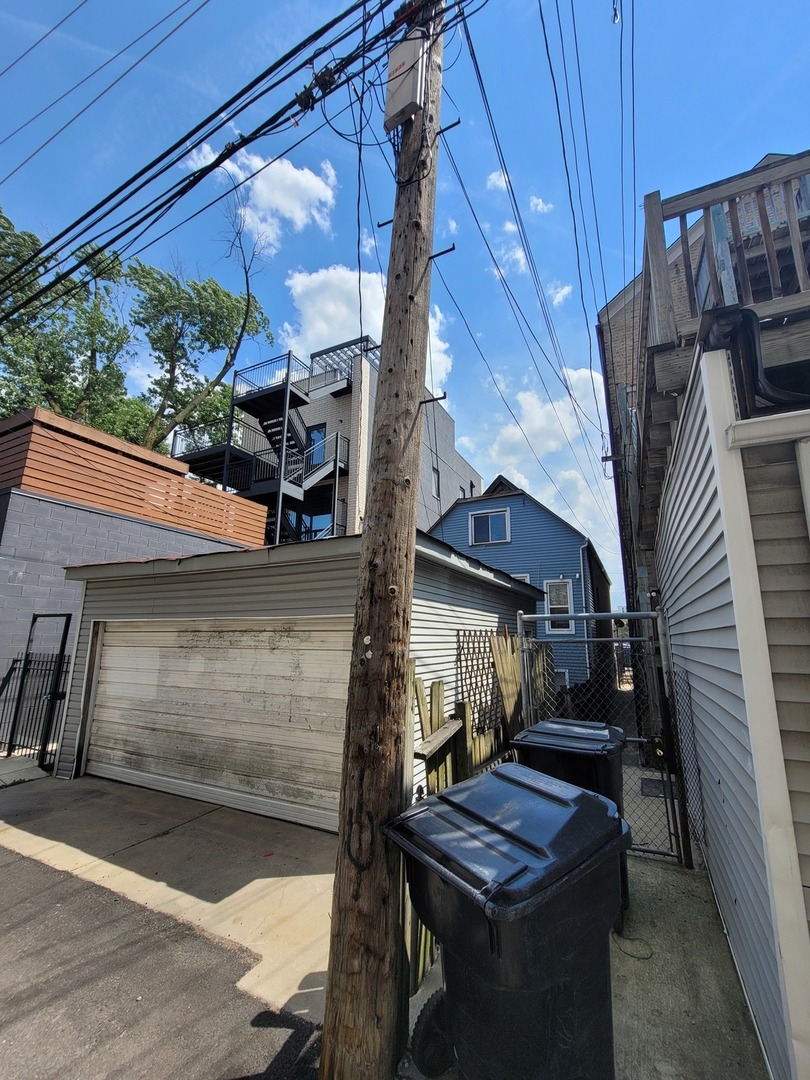 1636 W Augusta Boulevard