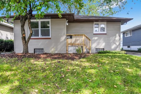 Photo of 302 Henderson Avenue, Joliet, IL 60432 (MLS # 12479511)