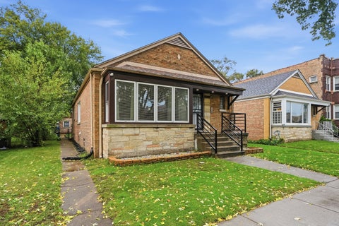 Tiny photo for 7450 S Bennett Avenue, Chicago, IL 60649 (MLS # 12791406)