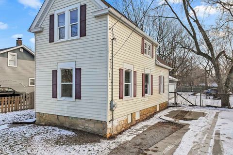 Tiny photo for 418 W Illinois Avenue, Aurora, IL 60506 (MLS # 12568714)