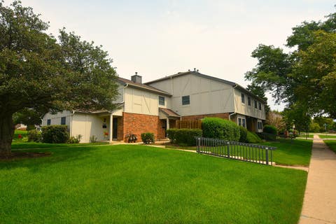 Tiny photo for 802 E Hillside Avenue, Barrington, IL 60010 (MLS # 12722974)
