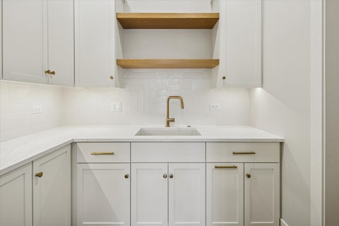 Tiny photo for 498 W 3rd Avenue, Elmhurst, IL 60126 (MLS # 12712286)