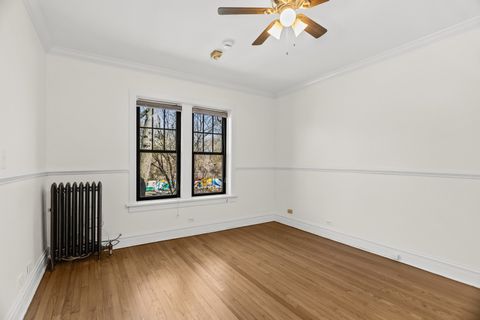 Tiny photo for 146 Clyde Avenue #2E, Evanston, IL 60202 (MLS # 12603413)
