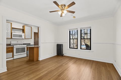 Tiny photo for 146 Clyde Avenue #2E, Evanston, IL 60202 (MLS # 12603413)