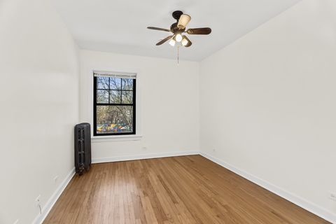 Tiny photo for 146 Clyde Avenue #2E, Evanston, IL 60202 (MLS # 12603413)