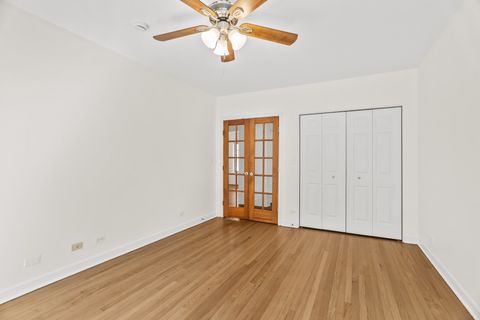 Tiny photo for 146 Clyde Avenue #2E, Evanston, IL 60202 (MLS # 12603413)