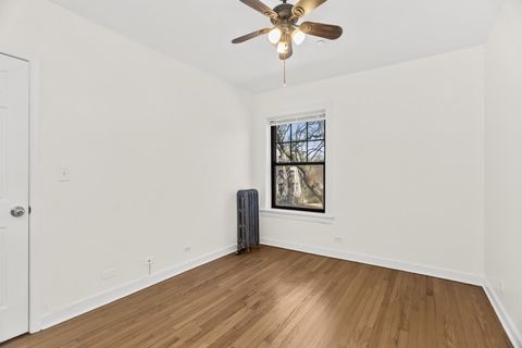 Tiny photo for 146 Clyde Avenue #2E, Evanston, IL 60202 (MLS # 12603413)