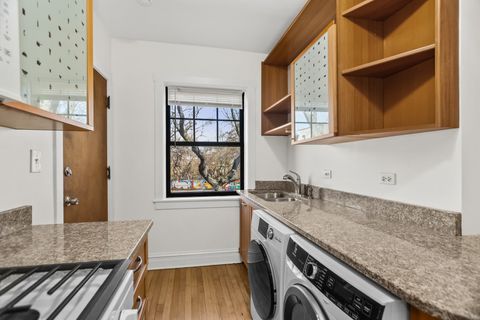 Tiny photo for 146 Clyde Avenue #2E, Evanston, IL 60202 (MLS # 12603413)