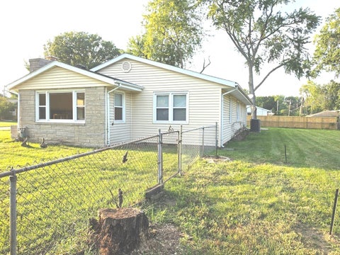 Tiny photo for 906 Snyder Drive, Bloomington, IL 61701 (MLS # 12739994)