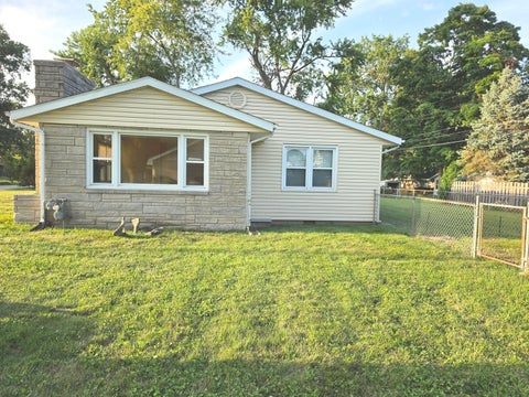 Tiny photo for 906 Snyder Drive, Bloomington, IL 61701 (MLS # 12739994)