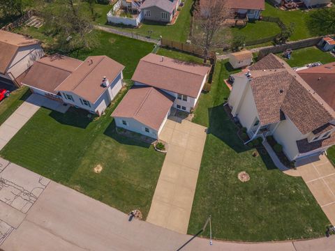 Tiny photo for 21 Cedar Court, Bloomington, IL 61701 (MLS # 12622906)