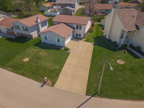 Tiny photo for 21 Cedar Court, Bloomington, IL 61701 (MLS # 12622906)
