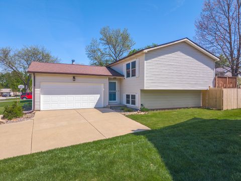 Tiny photo for 21 Cedar Court, Bloomington, IL 61701 (MLS # 12622906)