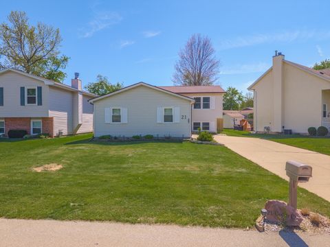 Tiny photo for 21 Cedar Court, Bloomington, IL 61701 (MLS # 12622906)